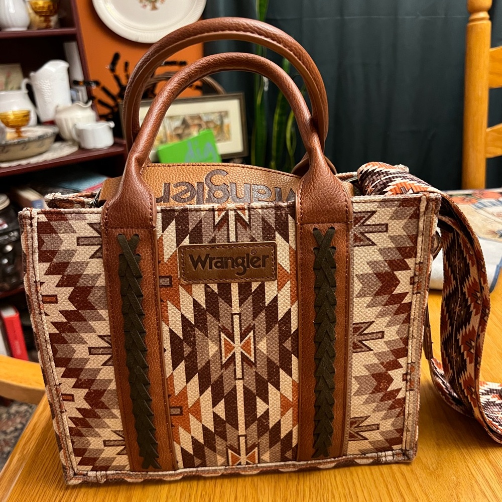 Wrangler Southwestern Brown and Cream Tote with matching wallet
